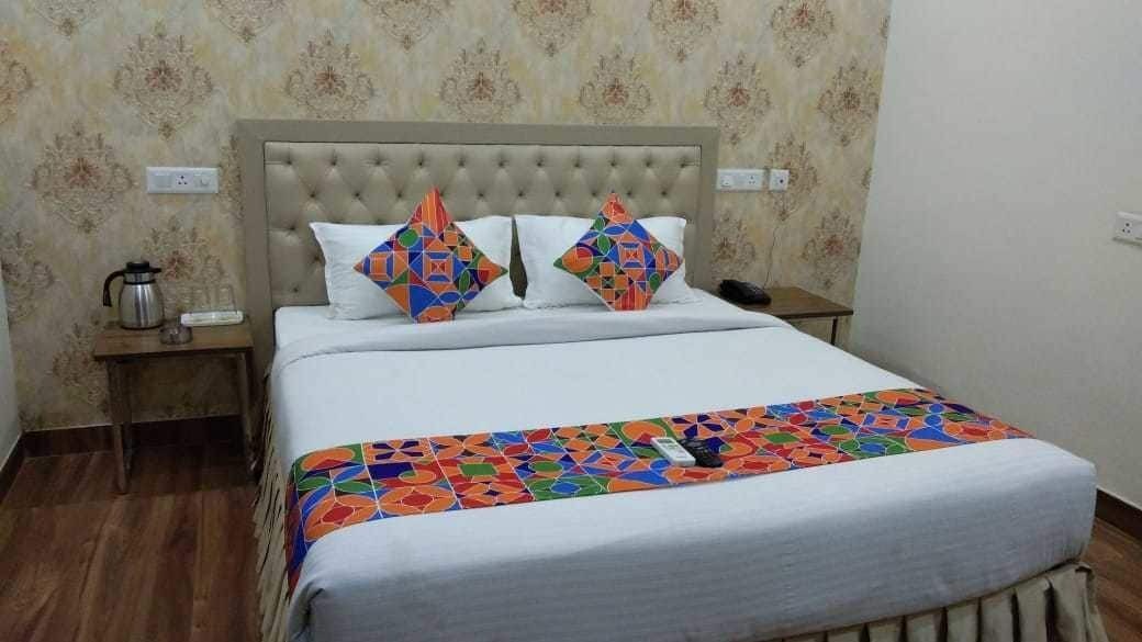 Hotel S.R. Residency Zirakpur Exterior foto